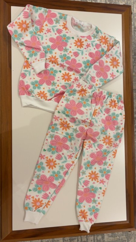 بيجامة وردات