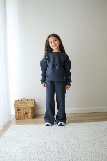 بدلة ببيونات